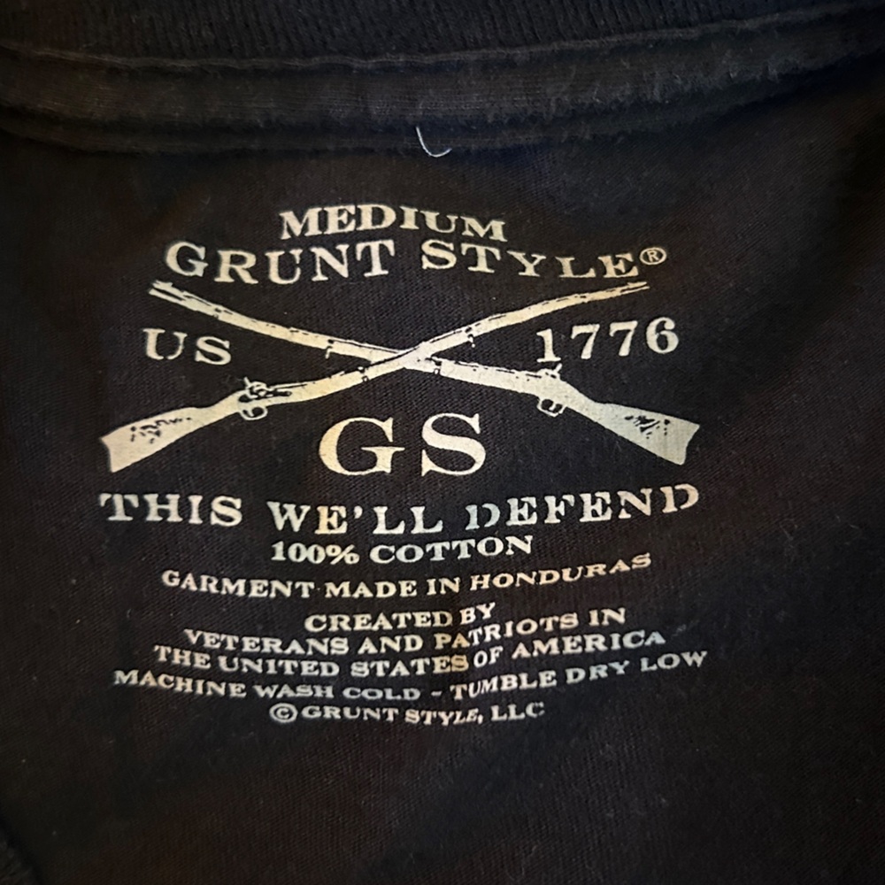 GRUNT STYLE medium T-shirt with distressed flag - Picture 9 of 14